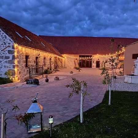 Le Chalet Des Bons Vivants Montaigu-le-Blin المظهر الخارجي الصورة