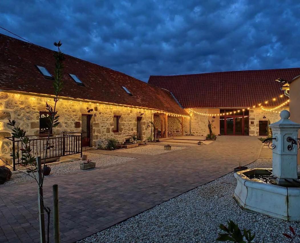Le Chalet Des Bons Vivants Montaigu-le-Blin المظهر الخارجي الصورة